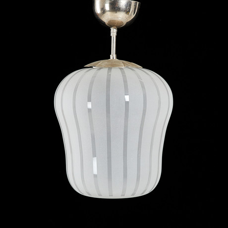 TAKLAMPA, 1930/40-tal, funkis, randat och frostat glas, fäste i kromad metall. på auktion hos Stockholms Auktionsverk Sickla