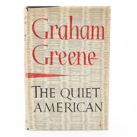 GRAHAM GREENE'S THE QUIET AMERICAN I FÖRSTA UPPLAGAN 1955. på auktion hos Crafoord Auktioner Lund