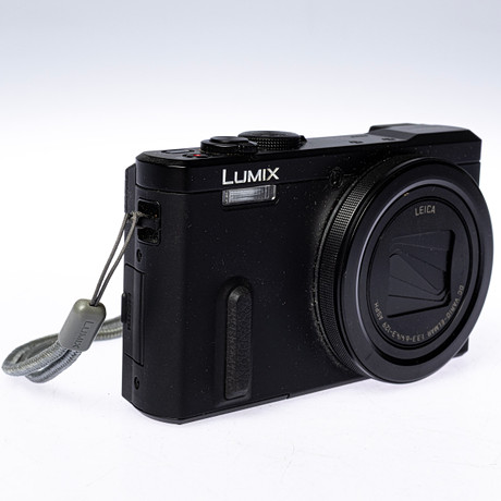 DIGITALKAMERA, Panasonic DMC-TZ60 Leica. på auktion hos Handelslagret Auktionsservice