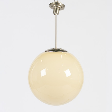 TAKLAMPA, Funkis, Diam 45 cm. 1930/40-tal. på auktion hos Stockholms Auktionsverk Helsingborg