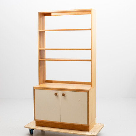 KARIN MOBRING. Bokhylla med skåp, 2 moduler, "Rydbo", furu, IKEA, 1960-/70-tal. på auktion hos Auktionshuset Kolonn