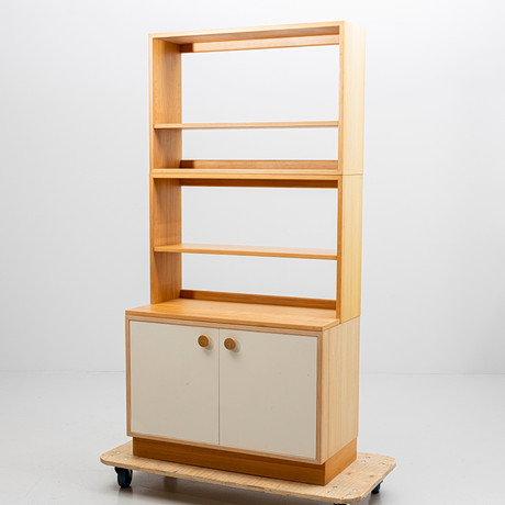 KARIN MOBRING. Bokhylla med skåp, 3 moduler, "Rydbo", furu, IKEA, 1960-/70-tal. på auktion hos Auktionshuset Kolonn