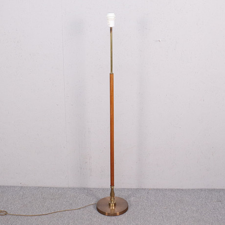 GOLVLAMPA, EAE 191, Eskilstuna Elektrofabrik, 1950/1960-tal. på auktion hos Markus Auktioner