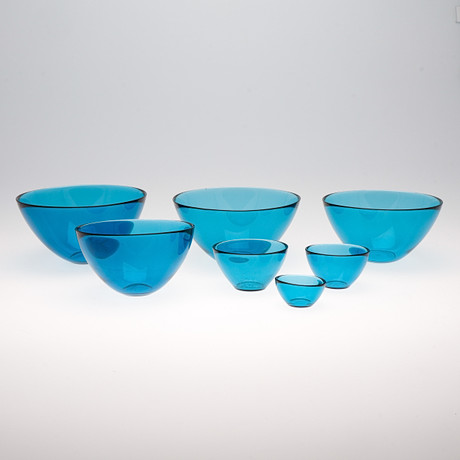 SVEN PALMQVIST. Skålar, 7 st, "Fuga", klart blått glas, Orrefors, 1950/60-tal. på auktion hos Auktionsbyrån Varberg