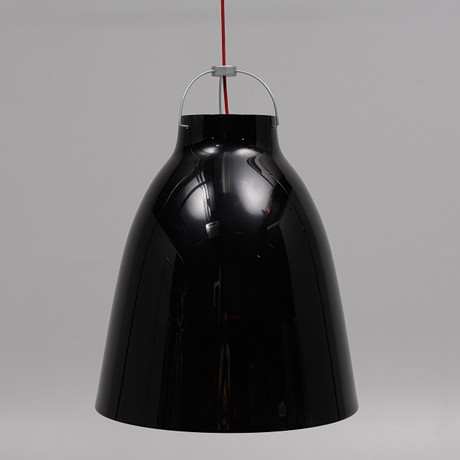 CECILIE MANZ. Takpendel i lackerad metall, "Caravaggio" P4, för Fritz Hansen, samtida. på auktion hos Auktionsbyrån Varberg