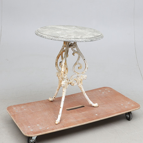 CAFÉBBORD, gjutjärn/marmor, 18-/1900-tal. på auktion hos Gomér & Andersson Norrköping