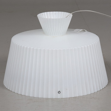 THOMAS SANDELL. TAKLAMPA, Glas, "Katerina s50", etikettmärkt, för Leuco, 2000-tal. på auktion hos Örebro Stadsauktioner