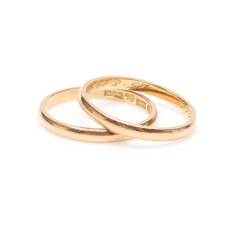 RINGAR, 2 st, 18k guld, slät modell, vikt ca 5,9 g. på auktion hos Gomér & Andersson Linköping