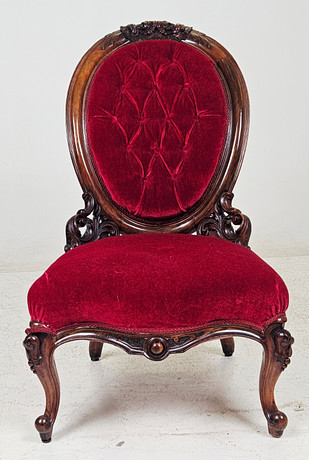 FÅTÖLJ, nyrokoko, 1800-talets andra hälft. på auktion hos Auktionshuset Thörner & Ek