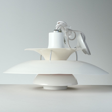 POUL HENNINGSEN. Taklampa, "PH 5", Louis Poulsen, Danmark, formgiven 1958. på auktion hos Wickmans