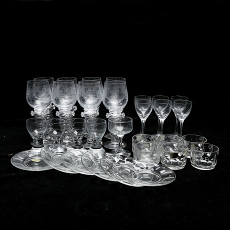 GLAS, 31 st, olika sorter, bland annat remmare , Boda. på auktion hos Kalmar Auktionsverk