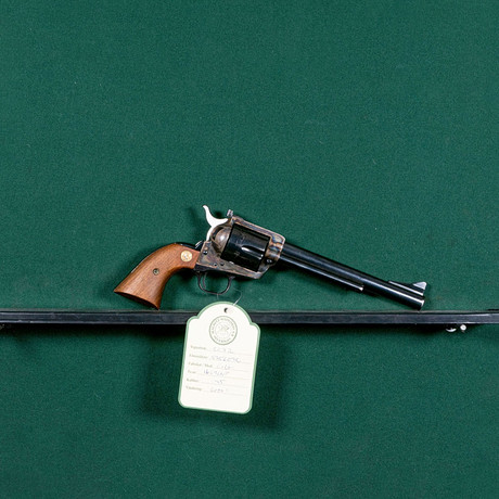 Colt, modell New Frontier SAA, kal. 45 Colt #16696NF SE0320834. på auktion hos Mauritz Widforss