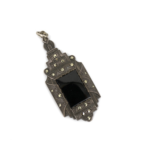 HÄNGE, Art déco, silver med onyx och markasiter, 1920-30 tal. på auktion hos Höganäs Auktionsverk