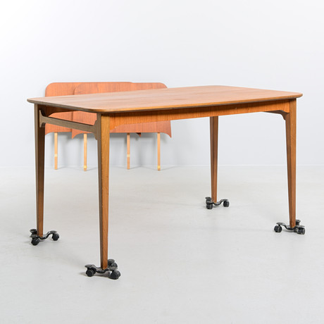 MATBORD, teak, 1950/60-tal. på auktion hos Formstad Auktioner
