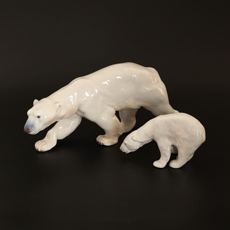 KNUD KYHN. A polar bear figurine, model 1137, Royal Copenhagen