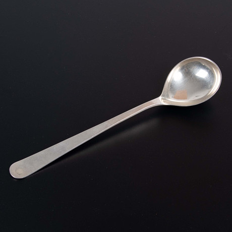 WIWEN NILSSON. SERVERINGSSKED, SILVER, STÄMPELSIGNERAD, LUND, 1963, 94 g. på auktion hos Laholms Auktionskammare