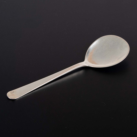 WIWEN NILSSON. KAKSPADE, SILVER, STÄMPELSIGNERAD, LUND 1963, 45 g. på auktion hos Laholms Auktionskammare