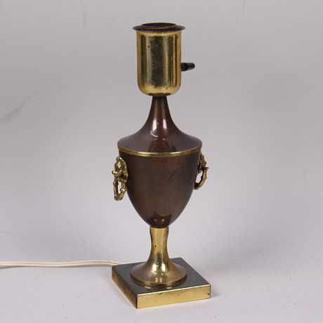 BORDSLAMPA, metall, modell nr 538, E. Hansson & Co AB, Malmö, 1900-talets mitt. på auktion hos Markus Auktioner