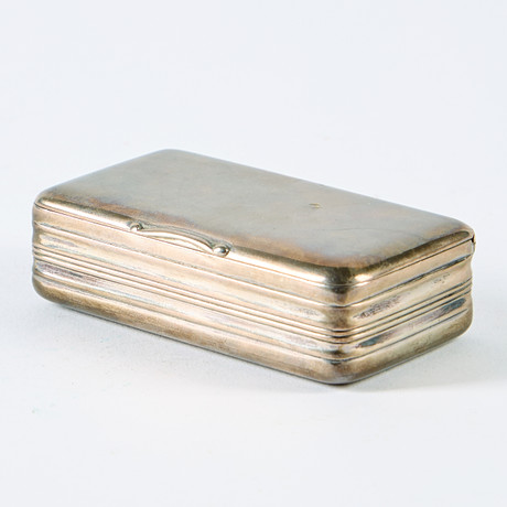 DOSA. Silver, 1860. på auktion hos Uppsala Auktionskammare