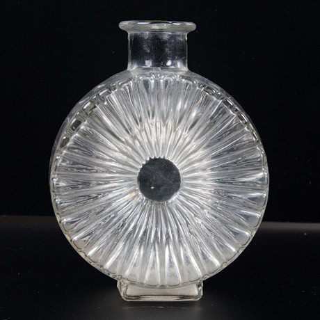 HELENA TYNELL. "Solflaskan" (Aurinkopullo) glas, Riihimäen Lasi. Finland. på auktion hos Laholms Auktionskammare