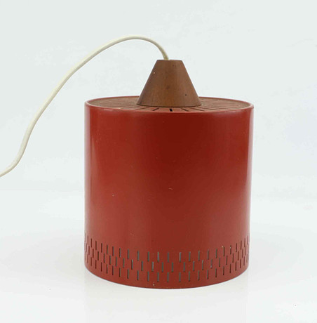 TAKLAMPA, teak och plåt, 1950/60-tal. på auktion hos Hälsinglands Auktionsverk