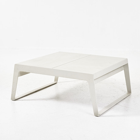 TRÄDGÅRDSBORD, Cane-line Design, soffbord, 200-tal, lackerad metall. på auktion hos Stockholms Auktionsverk Magasin 5