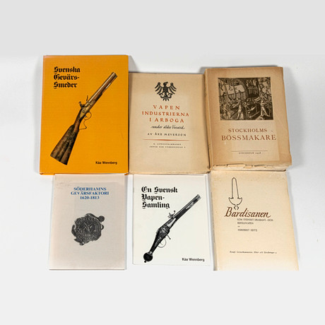 Vapenlitteratur, 6 volymer, bla av Kåa Wennberg & Åke Meyerson. på auktion hos Mauritz Widforss