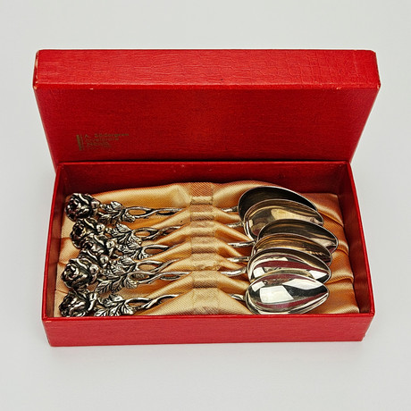 KAFFESKEDAR, 6 st, silver, rosdekor, GEWE, Malmö 1951, vikt ca. 71 gram. på auktion hos Auktionshuset Thörner & Ek
