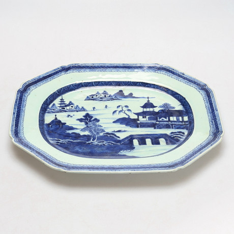 UPPLÄGGNINGSFAT KINA JIAQING (1796-1820). på auktion hos Gomér & Andersson Jönköping