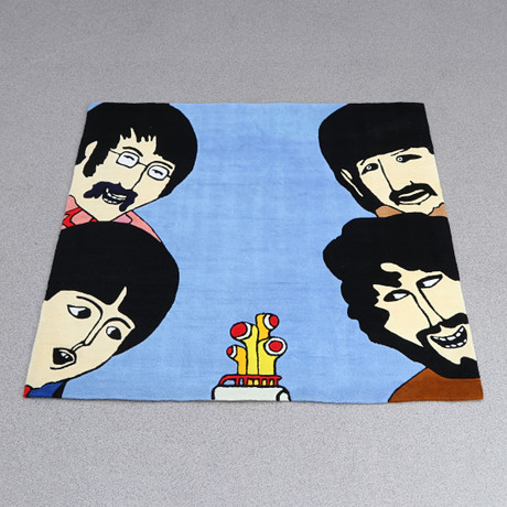 THE BEATLES, MATTA. Tuftad ull. "Yellow Submarine". Samtida tillverkning. på auktion hos Skånes Auktionsverk