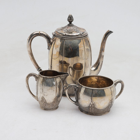 GUSTAF MÖLLENBORG, Kaffeservis, 3 delar, silver, gustaviansk stil, Stockholm, 1911. på auktion hos Gomér & Andersson Norrköping