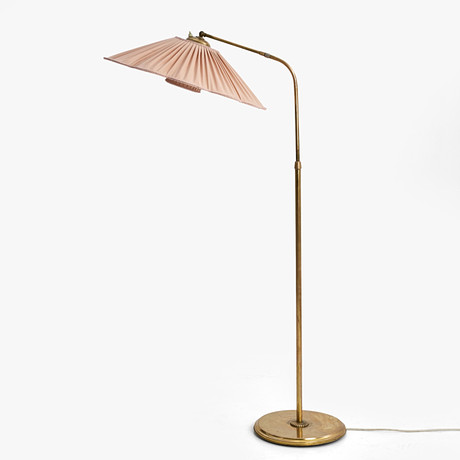 GOLVLAMPA, mässing, troligen Arvid Böhlmarks Lampfabrik, 1930/40-tal. Swedish Modern. på auktion hos Crafoord Auktioner Stockholm