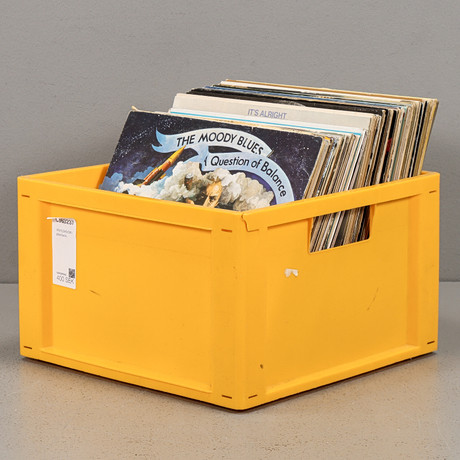 VINYLSKIVOR i plastback. på auktion hos Karlstad Hammarö Auktionsverk