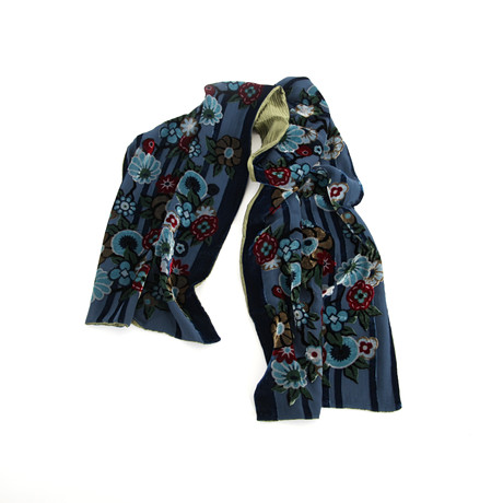SCARF, KENZO, silke och viskos. på auktion hos Auktionsverket Engelholm