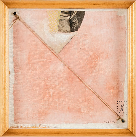 WILLIAM XERRA (Italien, f. 1937) "Morso dal suono" collage med målning på duk, signerad Xerra. på auktion hos Stockholms Auktionsverk Magasin 5