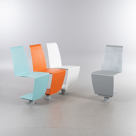DAVID KARÁSEK, Tjeckien, Stolar, ute / inne "Helene", 4 stycken, galvaniserat stål, Mmcité street furniture, 2 på auktion hos Stockholms Auktionsverk Helsingborg