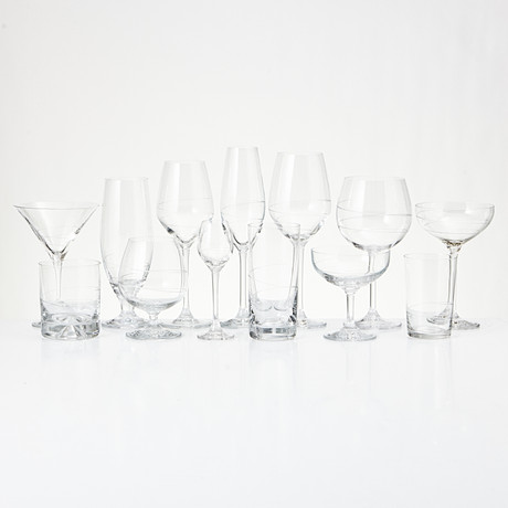 GLASSERVIS, ca 156 delar, "Siluett", glas, Fyrklövern. på auktion hos Stockholms Auktionsverk Magasin 5