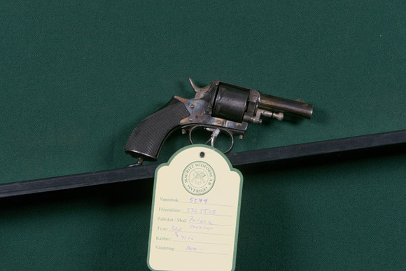 GENERAL CUSTER'S REVOLVER, replica, Franklin Mint. Weapons