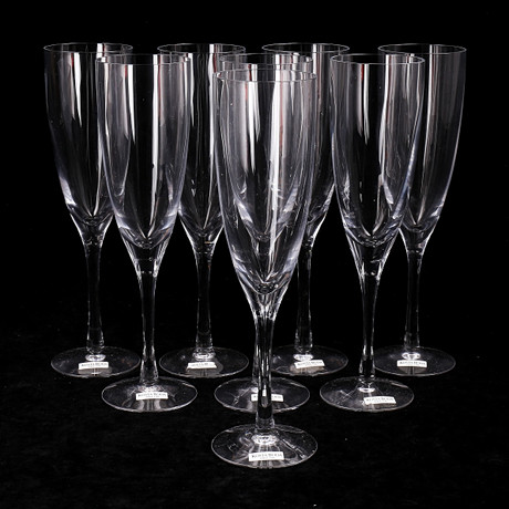BERTIL VALLIEN. Champagneglas, 8 st, "Chateau", Kosta Boda. på auktion hos Växjö Auktionskammare