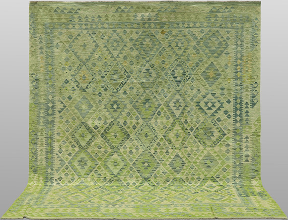 ORIENTMATTA. Kelim klassisk design, 296 x 258 cm. på auktion hos Gomér & Andersson Linköping