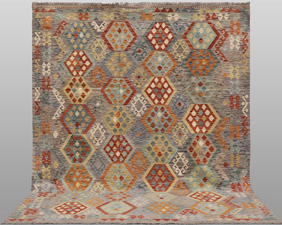 ORIENTMATTA. Kelim klassisk design, 293 x 245 cm. på auktion hos Gomér & Andersson Linköping