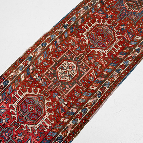 GALLERIMATTA, orientalisk, ca 240 x 75 cm. på auktion hos Auktionshuset Kolonn
