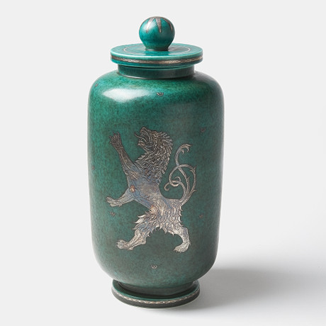 WILHELM KÅGE / CALLE BLOMQVIST. Lockurna, Gustavsberg, modell 107, silverdekor heraldiskt lejon, ca 1938, märk på auktion hos Stockholms Auktionsverk Sickla