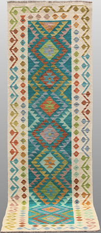 ORIENTMATTA. Kelim klassisk design, gallerimodell, 289 x 81 cm. på auktion hos Gomér & Andersson Linköping