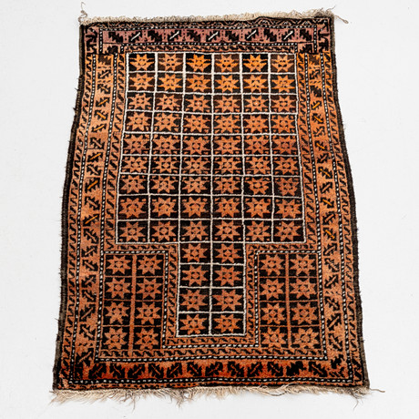 MATTA, orientalisk, antik, ca 135 x 100 cm. på auktion hos Auktionshuset Kolonn