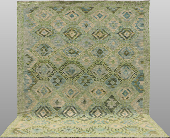 ORIENTMATTA. Kelim klassisk design, 292 x 215 cm. på auktion hos Gomér & Andersson Linköping