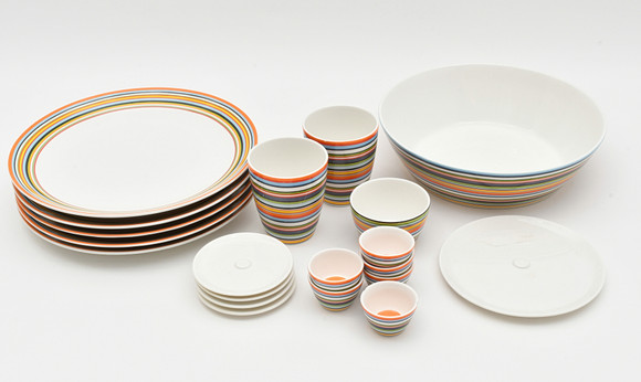 Servisdelar. Origo Iittala/Rörstrand. 20st. på auktion hos Connoisseur Bokauktioner