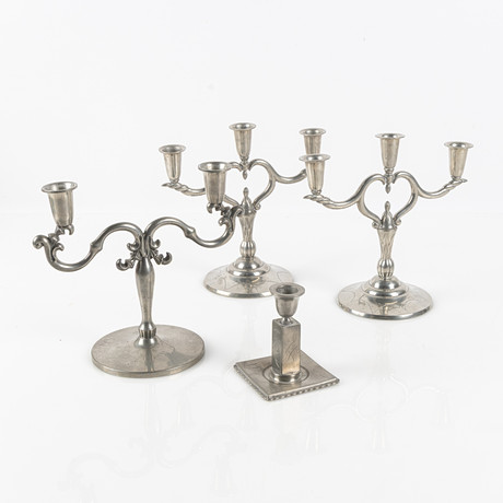 KANDELABRAR SAMT LJUSSTAKE, tenn, 4 stycken, bl a L & L, och K.E & Co, 1900-talets första hälft. på auktion hos Stockholms Auktionsverk Helsingborg