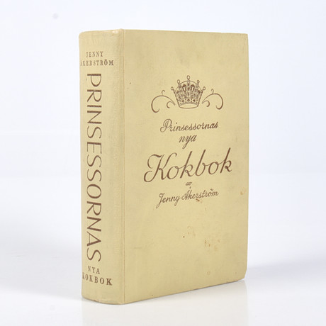 KOKBOK, "Prinsessornas Nya Kokbok", Jenny Åkerström, Bonniers Förlag. 1952.. på auktion hos Stadsauktion Sundsvall