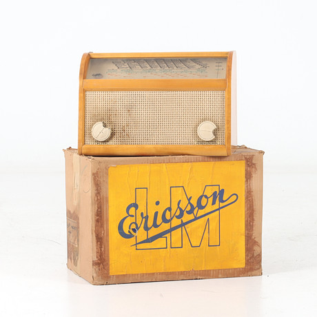 RADIO, LM Ericson, i originalkartong, 1940/50-tal. på auktion hos Stadsauktion Sundsvall